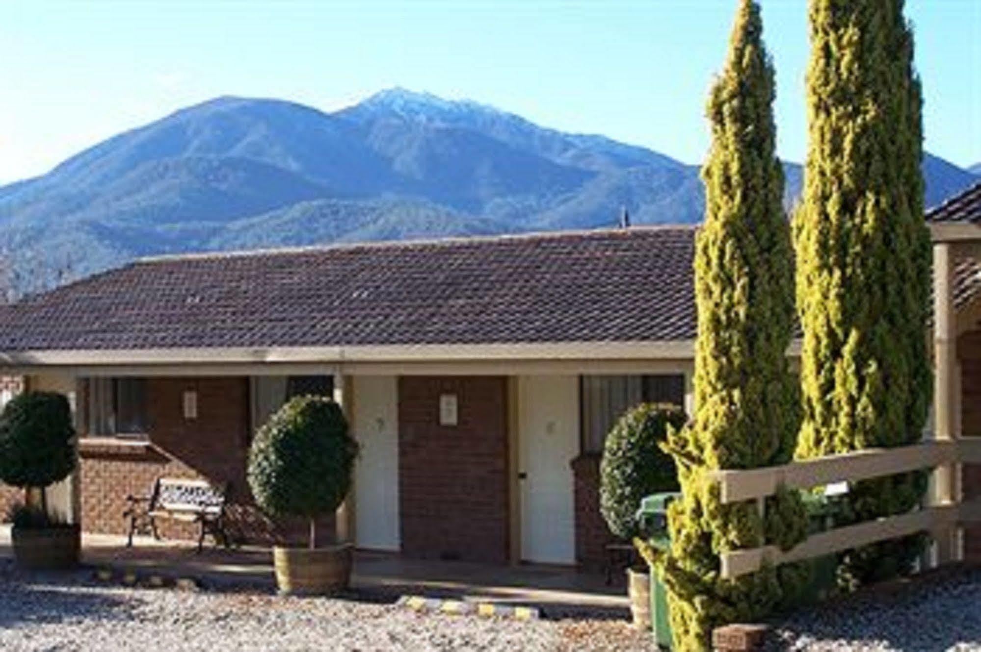 Bogong Moth Motel Mount Beauty Bagian luar foto